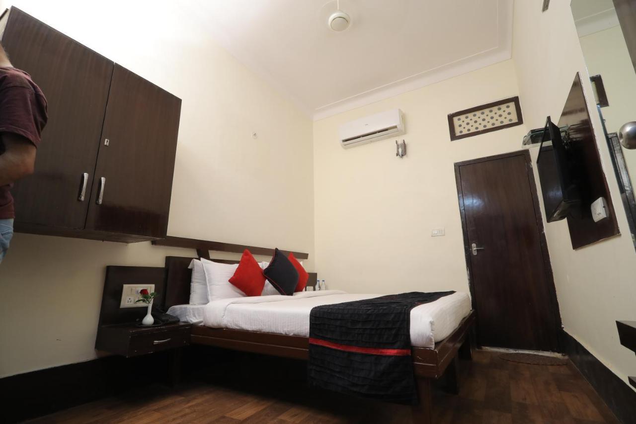 Hotel Vivek Continental قاليور المظهر الخارجي الصورة